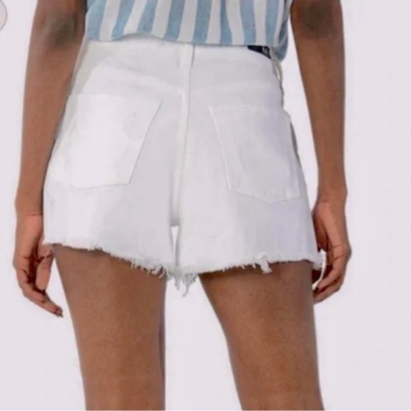Kut from the Kloth White Heavily Distressed Frayed Denim Jane Shorts Size 4 NWT - Picture 2 of 4